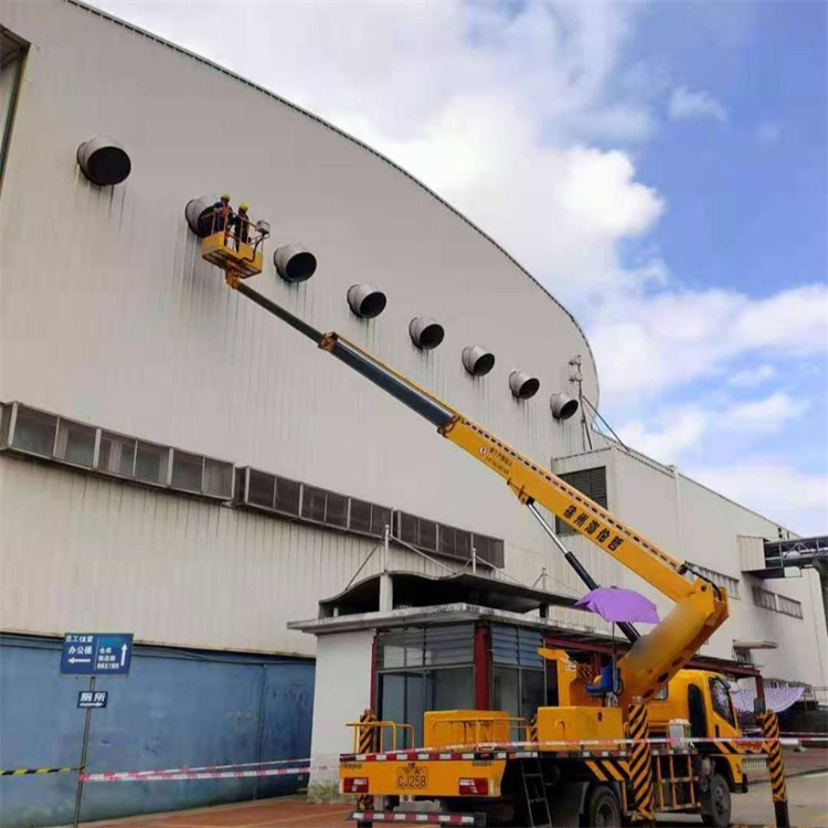 惠东高空作业车出租服务：专业广告牌安装解决方案