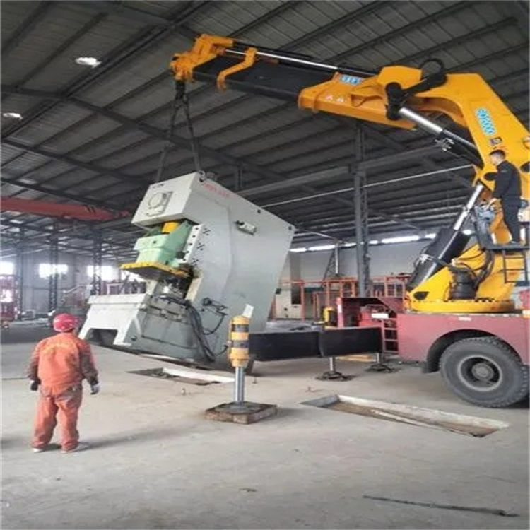 惠东80吨折臂吊车出租附近电话