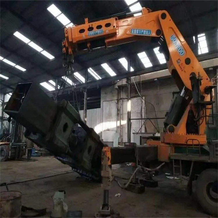 惠东130吨折臂吊车出租吊机租赁附近电话